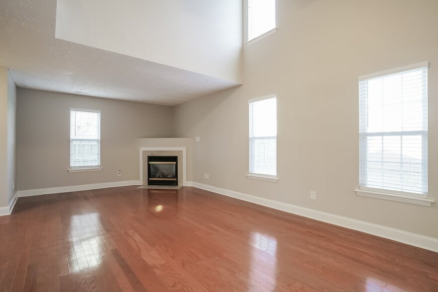 Building Photo - 2304 Charny Dr