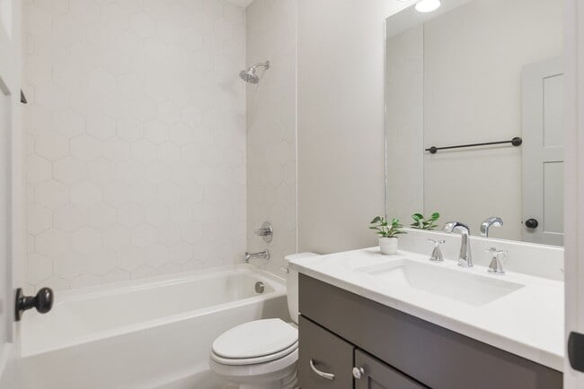 Building Photo - 618 Croley Dr