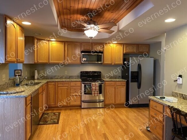 Building Photo - Stunning 3 Bed, 2 Bath House in Locust Gro...