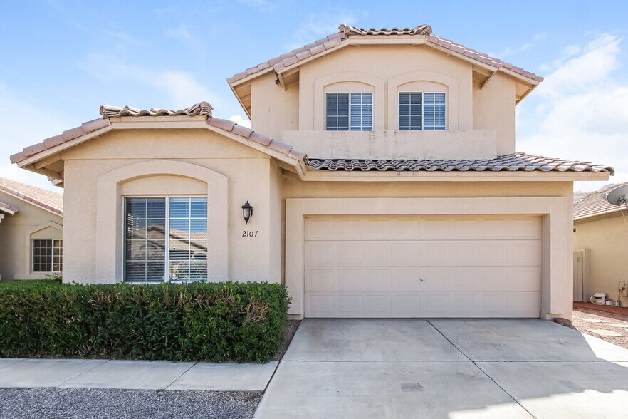 Primary Photo - 2107 E Helena Dr