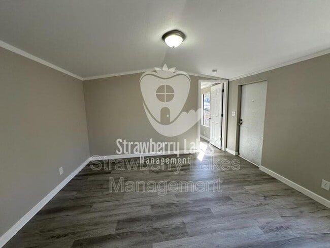 Building Photo - 4210 Leonard St