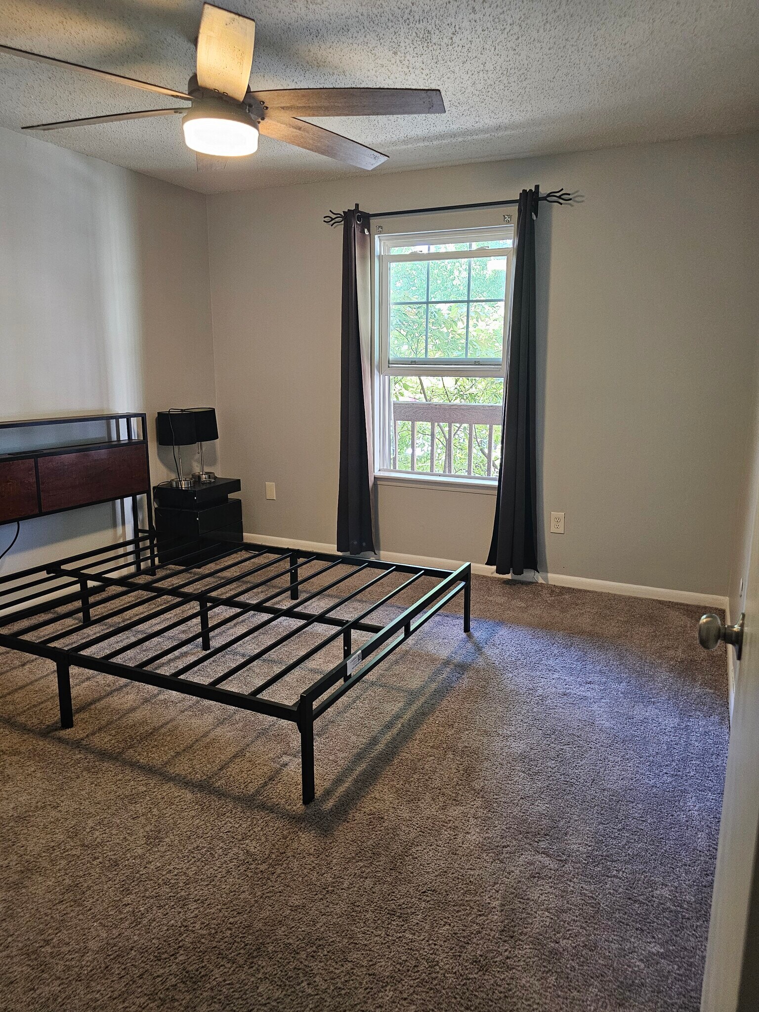 2nd bedroom - 8582 Chesapeake Blvd