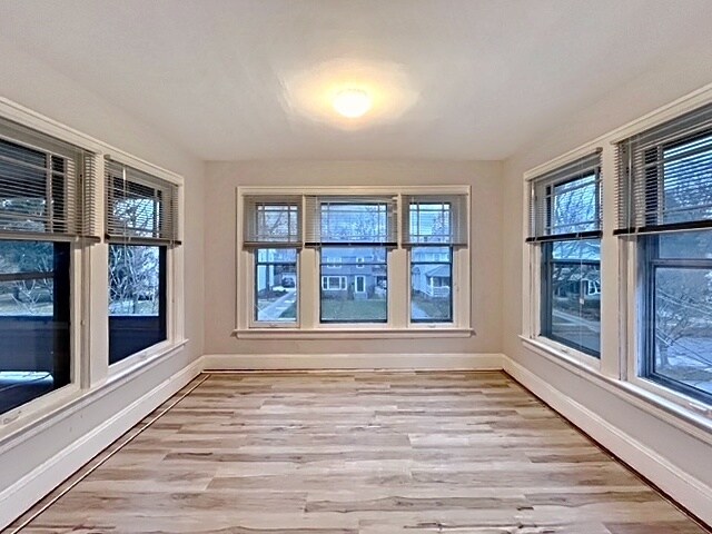 Building Photo - 3365 E Scarborough Rd