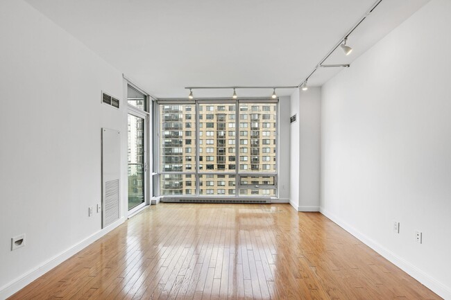 Building Photo - 20 Newport Pkwy