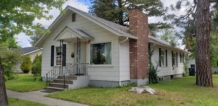 Building Photo - Cheney Spacious 5-Bedroom Home Near Campus – Available July 10th