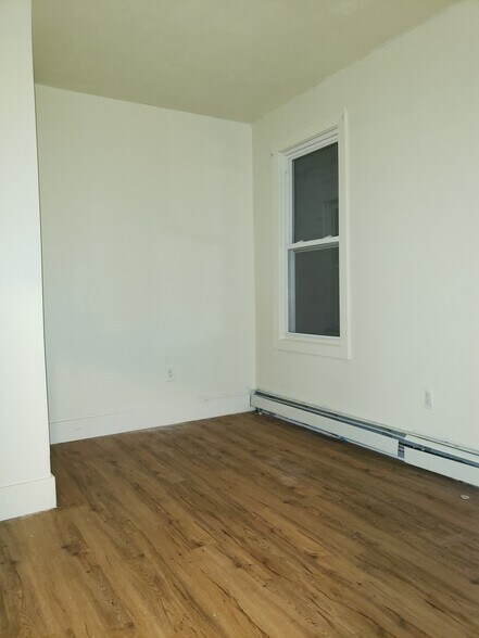 Building Photo - 109 Woodlawn Ave