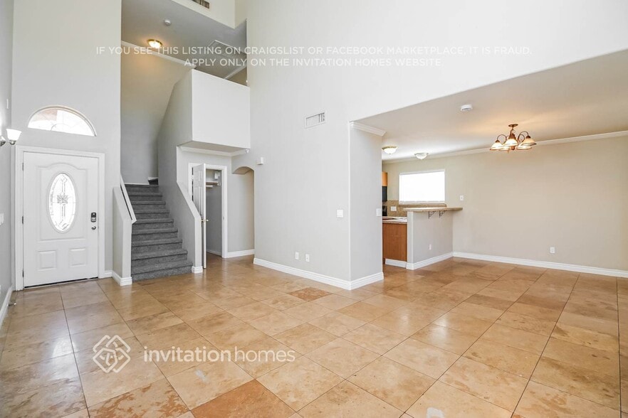 Building Photo - 3719 E Inverness Ave