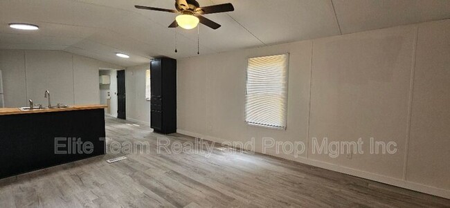 Building Photo - 10288 Silver Mine Rd