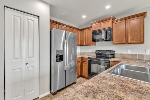 Building Photo - 1927 200 St E