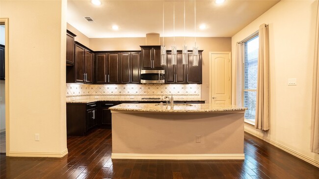 Building Photo - 185 Carrington Ln