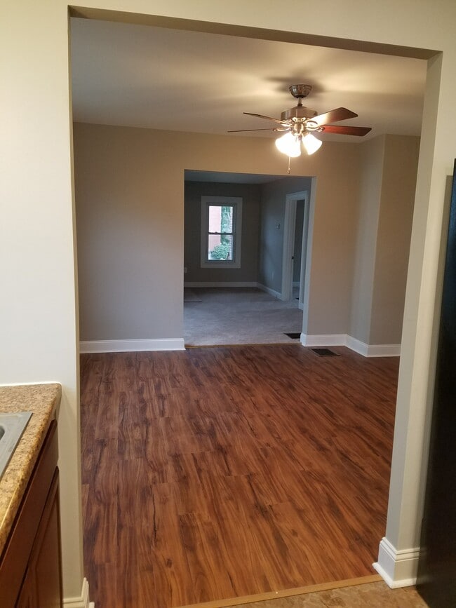 Building Photo - 96 Linshaw Ave