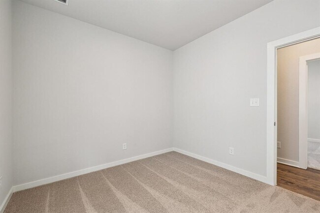 Building Photo - 133 Cutleaf