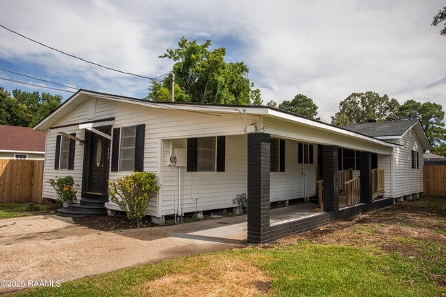 Building Photo - 408 Martin Luther King Jr Dr