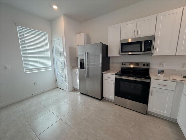 Building Photo - 2946 Skyline Lp