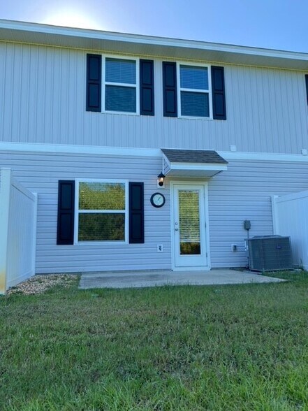 Building Photo - 5852 Callaway Cir