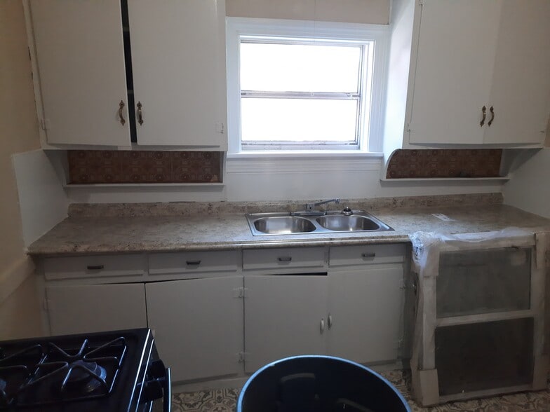 Kitchen cabinet and counter top - 2120 Allston Ave