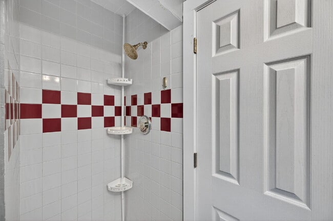 Building Photo - Spacious Gulfport Gem with Large Private Backyard and Plenty of Driveway Space