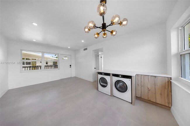 Building Photo - 5195 NE 18th Ave