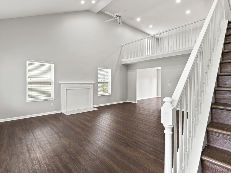 Building Photo - 8022 Crete Ln