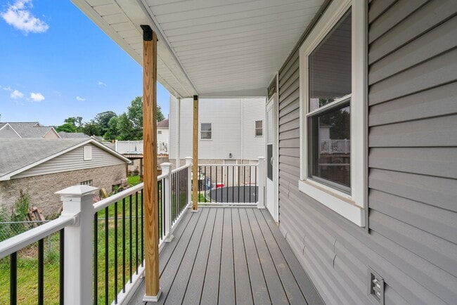 Building Photo - Newly renovated 2 bedroom home in Scott To...