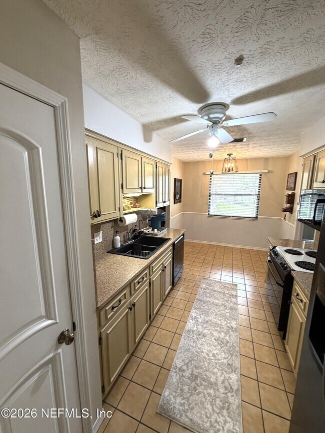 Building Photo - 5495 Forrest Dr