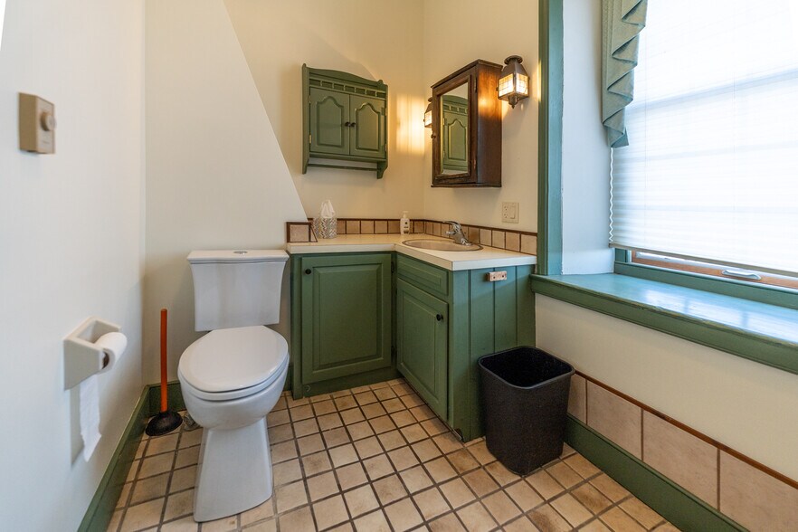 2nd Floor Main Bathroom 2 - 2200 Strickler Rd