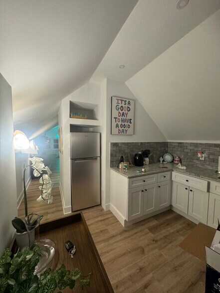 Building Photo - 1683 Eddington Rd