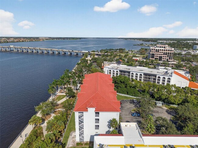 Building Photo - 210 3rd St W