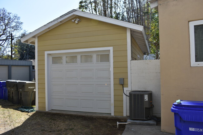 Building Photo - Four Bedroom in Heart of Coronado