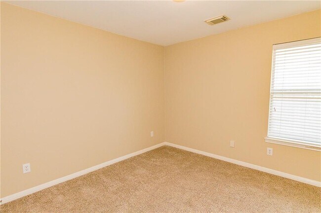 Building Photo - 1728 Lynnville Trail