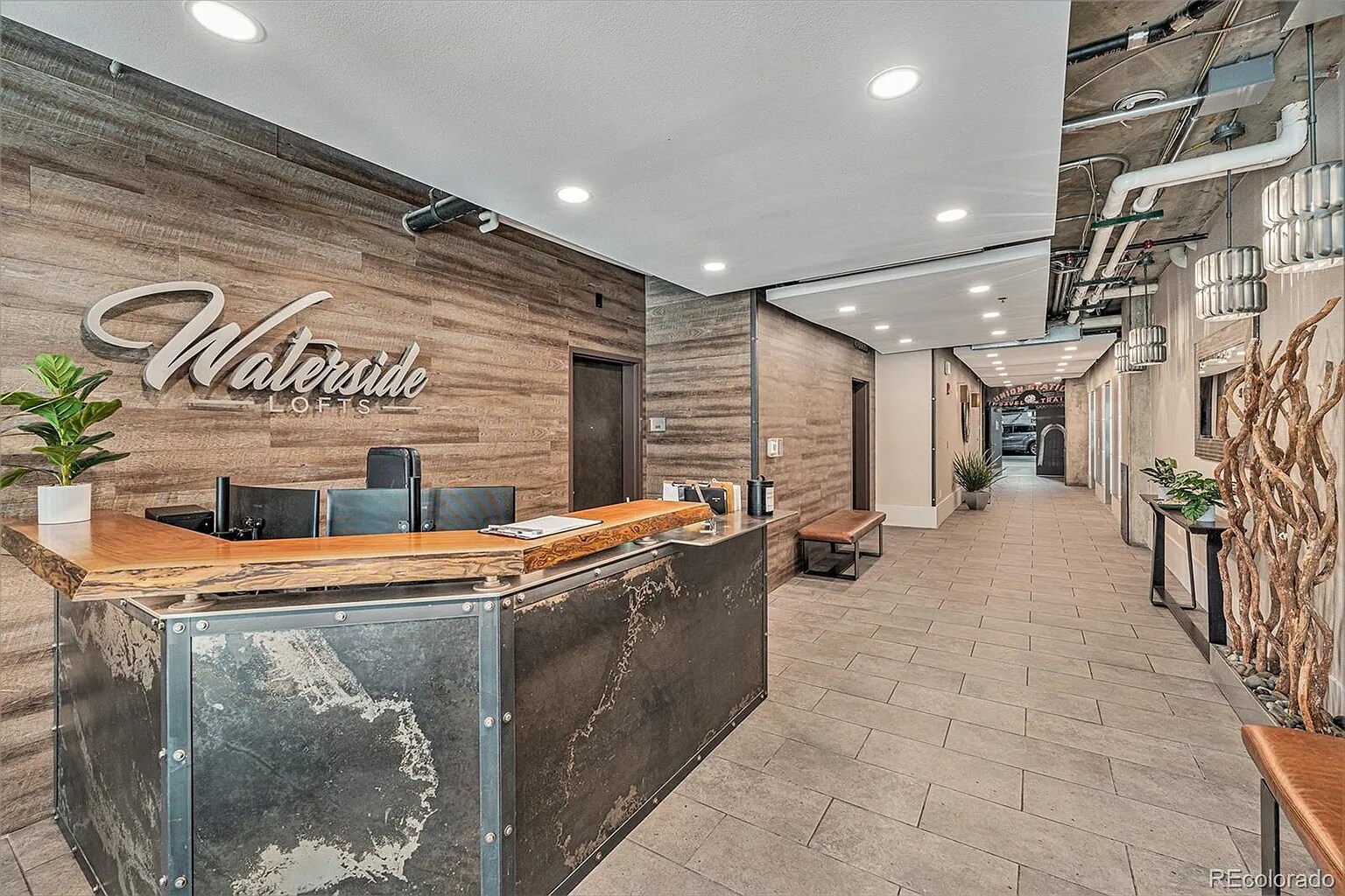 Front Desk - 1401 Wewatta St