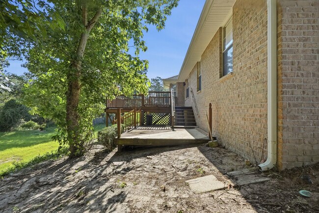 Building Photo - 4881 Traxx St