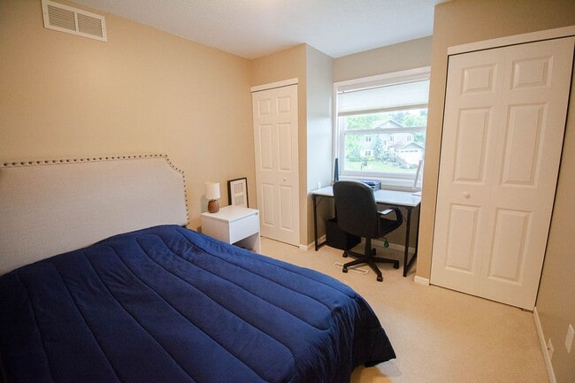 Building Photo - Beautiful Partially Furnished Home on Quiet Cul-de-Sac