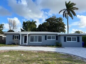 Building Photo - 1172 Arizona Ave