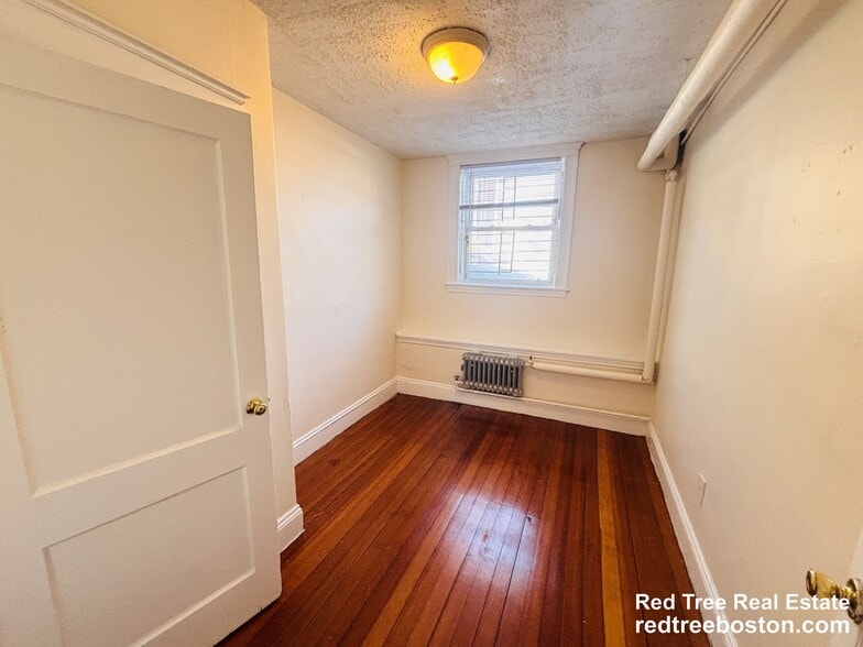 Building Photo - 524 Cambridge St