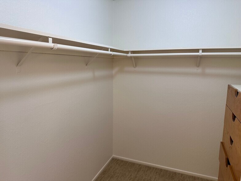 Building Photo - 3218 Tannencrest Dr