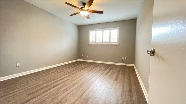 Building Photo - 403 N Post Oak Ln