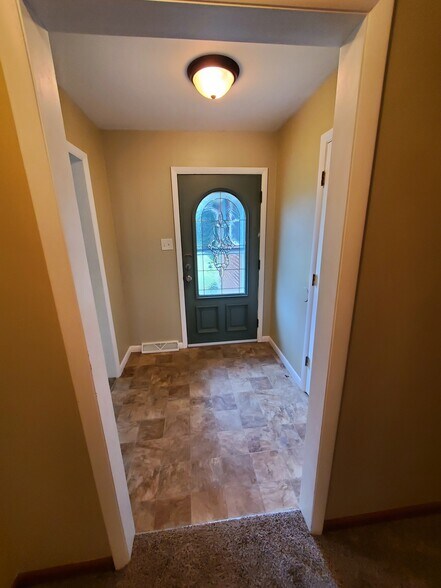 Building Photo - 4913 Mandalay Rd
