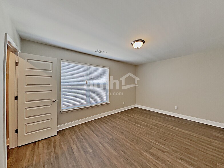 Building Photo - 5132 Grant Ridge Ln