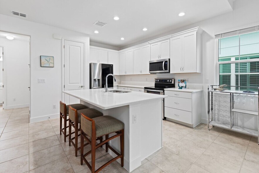 Building Photo - 531 Daiquiri Pl