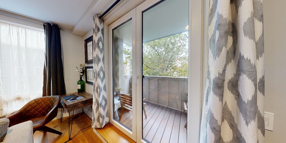 Building Photo - 166 Hampshire St