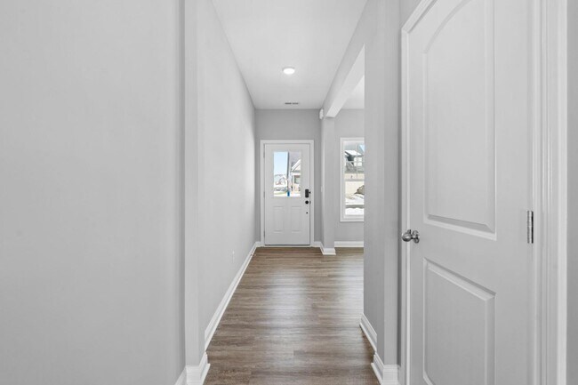 Building Photo - 445 Friendly Ave