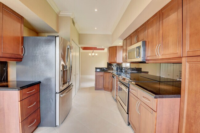 Building Photo - 23181 Fountain View Dr