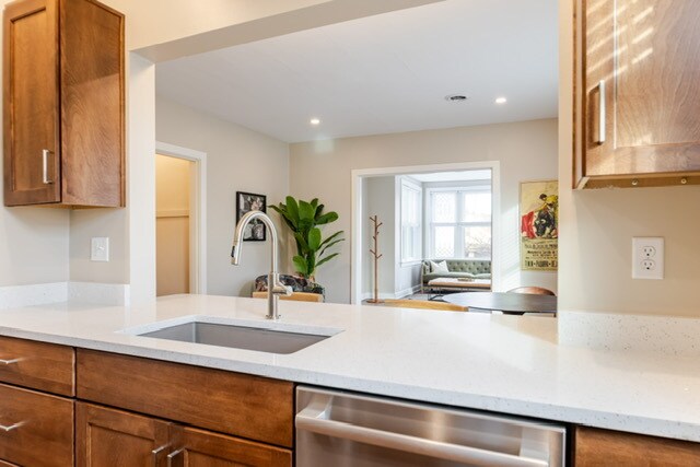 Building Photo - 2124 Maryland Ave