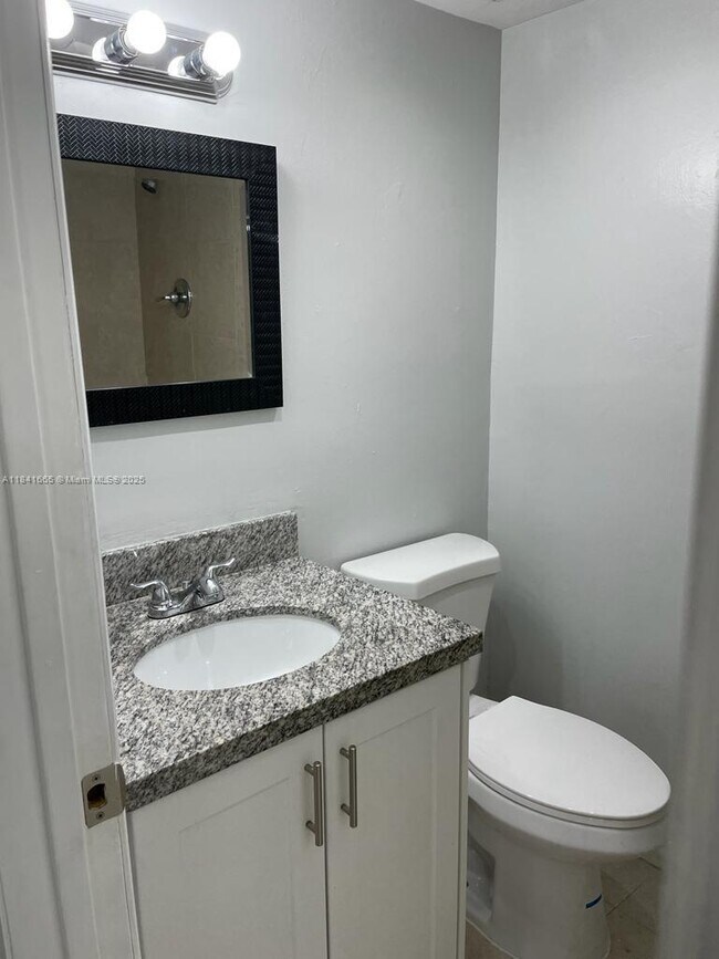 Building Photo - 9143 SW 77th Ave