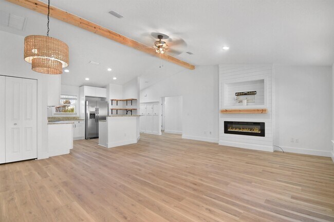 Building Photo - 101 Azalea Rd