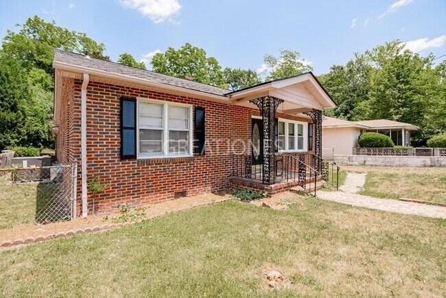 Building Photo - NOW OFFERING HALF OFF THE FIRST FULL MONTH...