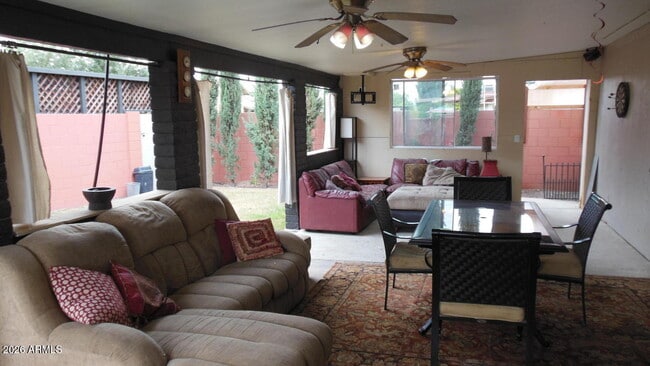 Building Photo - 1627 E Fremont Dr