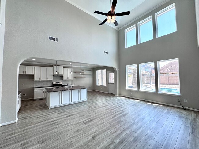 Building Photo - 24331 Bludana Ln