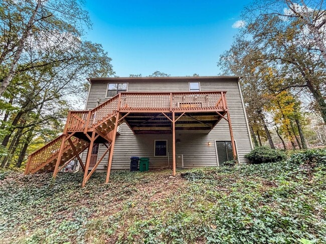 Building Photo - Beautiful 4 BR 3.5 BA Home in Marietta!